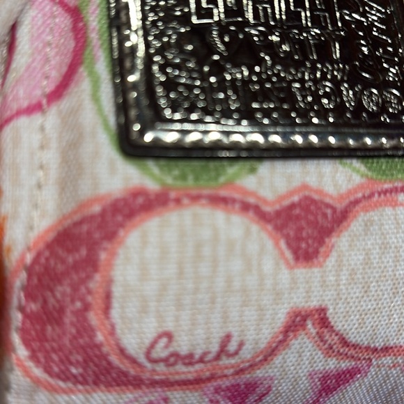 Coach Poppy Wristlet - Picture 9 of 15